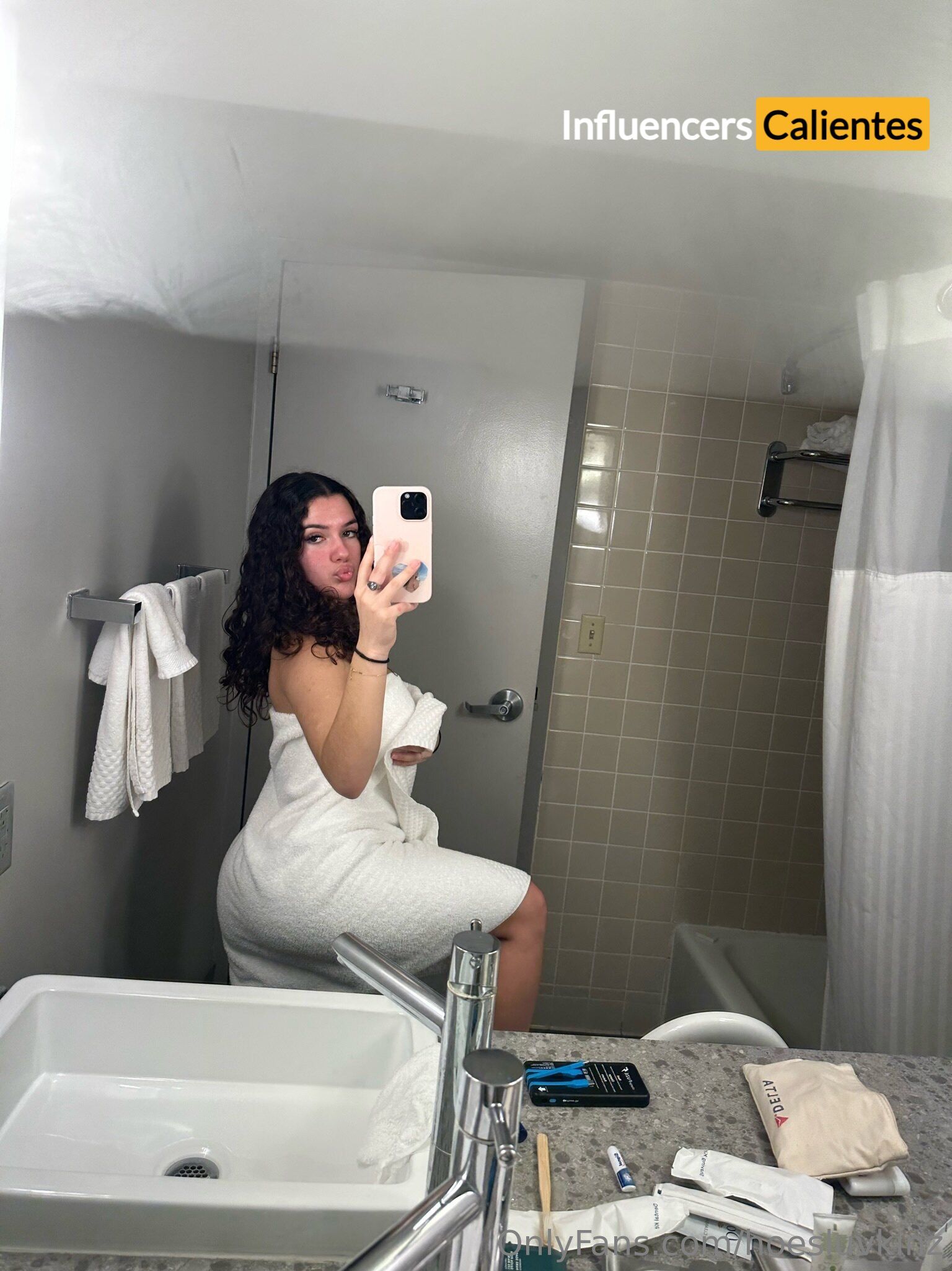 Hoesluvkinz Nudes Influencerscalientes.com (307)