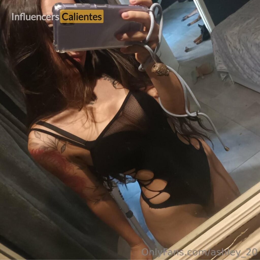 Ashley 20 Nudes Influencerscalientes.com (15)