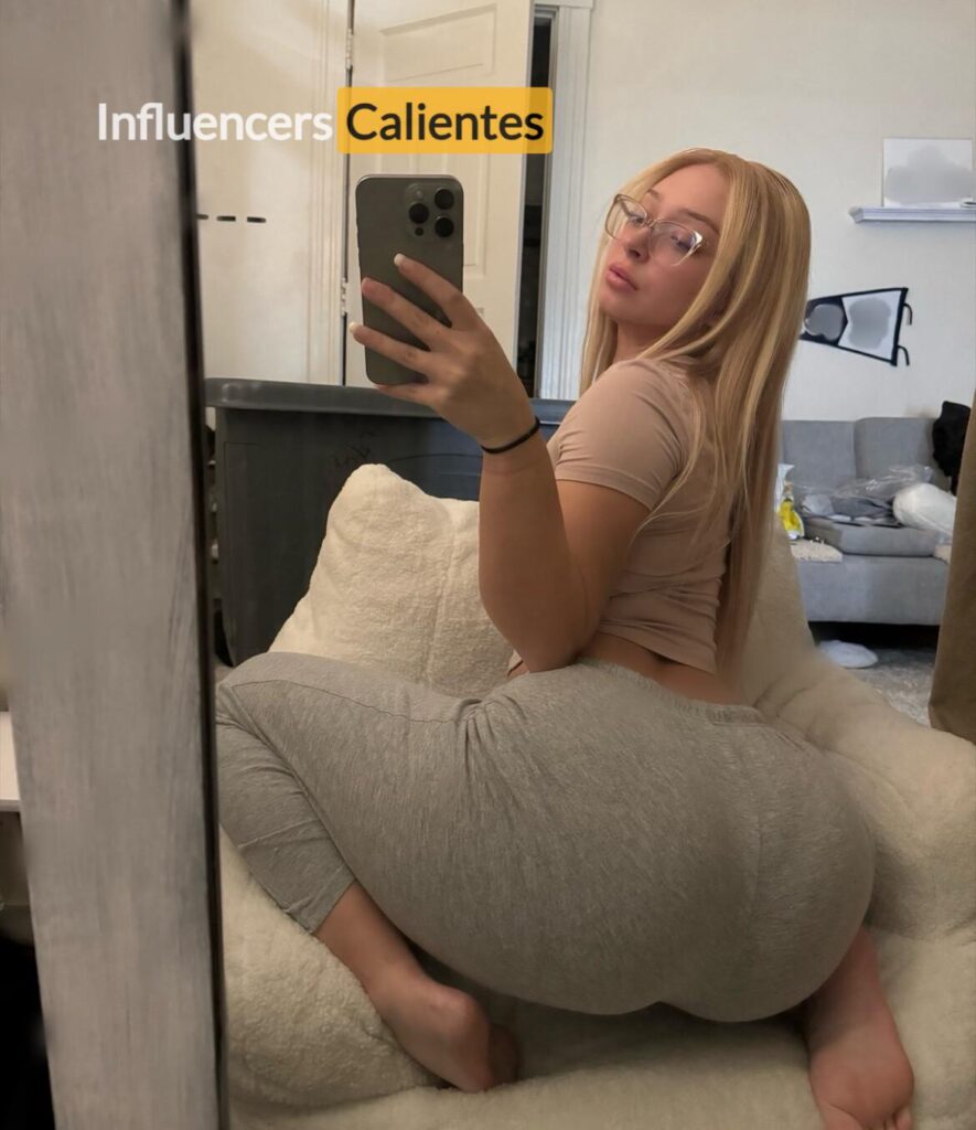 Chloistagram Nudes Influencerscalientes.com (54)