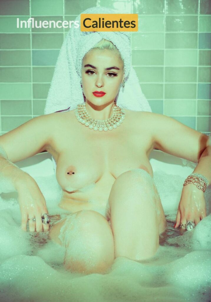 Stefania Ferrario Nudes Influencerscalientes.com (281)