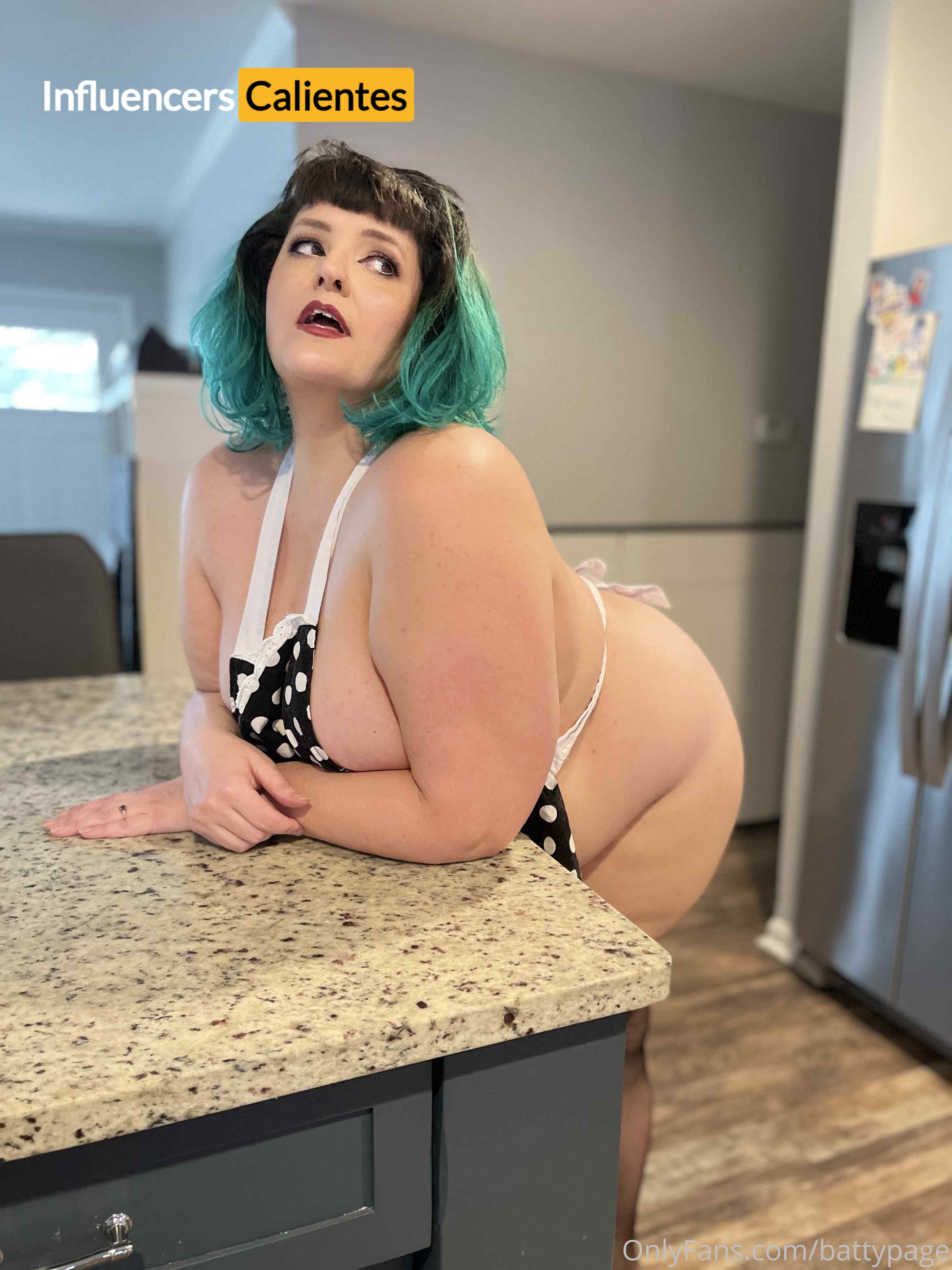 Batty Page Nudes Influencerscalientes.com (11)