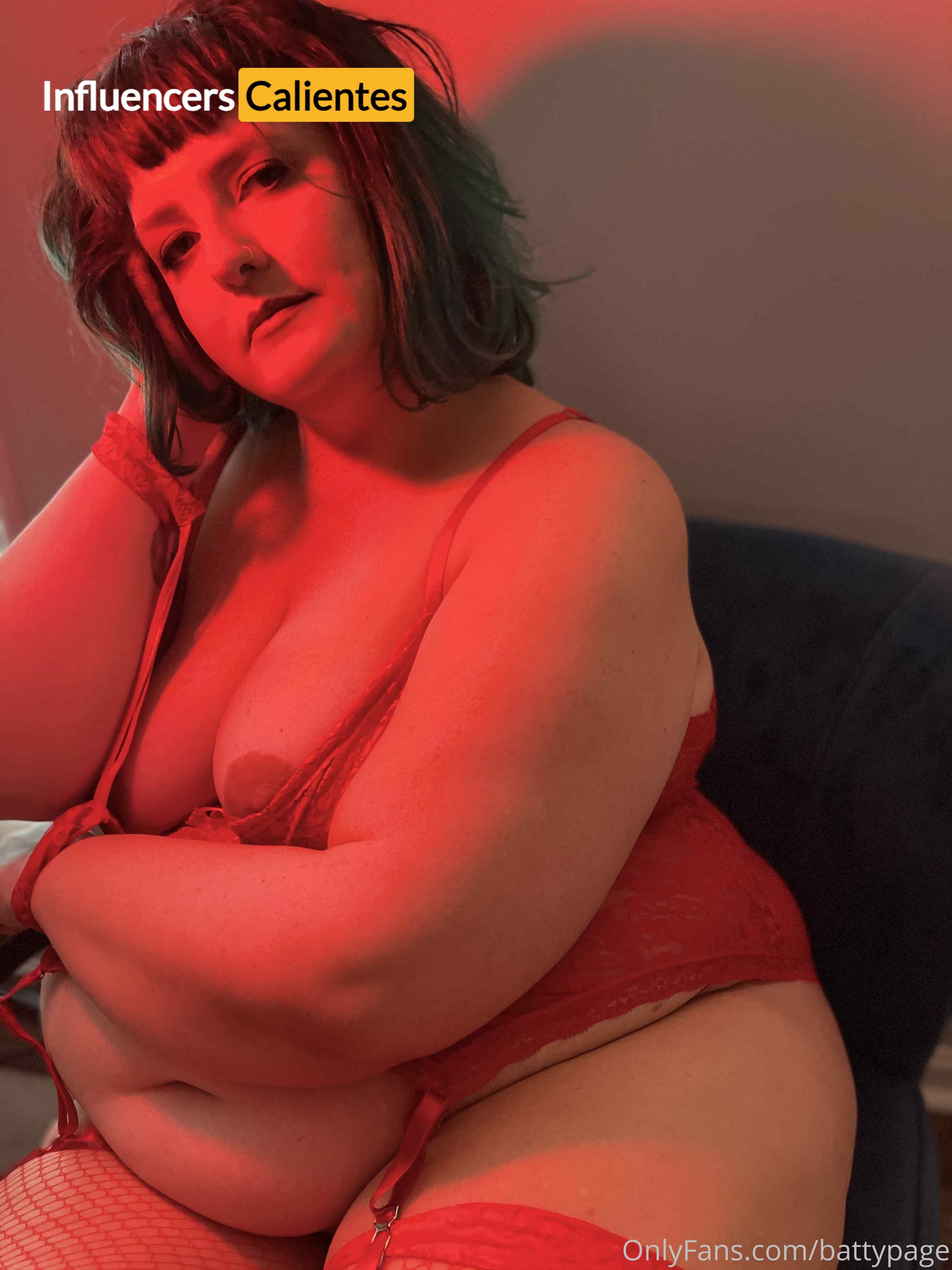 Batty Page Nudes Influencerscalientes.com (4)
