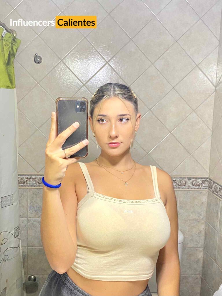 Yami Sanchez Nudes Influencerscalientes.com (54)